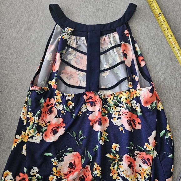 Perception Concept Halter Blouse - Picture 3 of 5